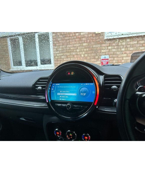 MINI Clubman S F54 EVO ID6 navigation system...