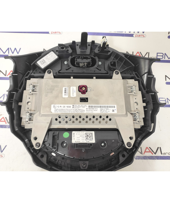 MINI Clubman S F54 EVO ID6 navigation system...