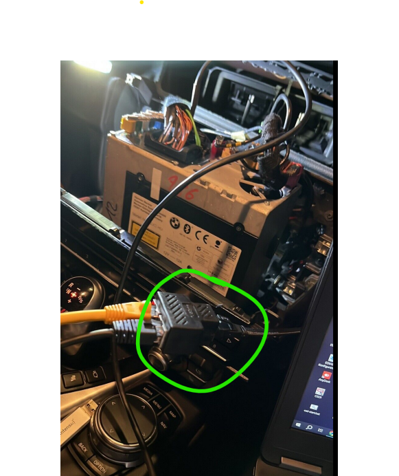 MIN cooper cCoding session Flashing software...